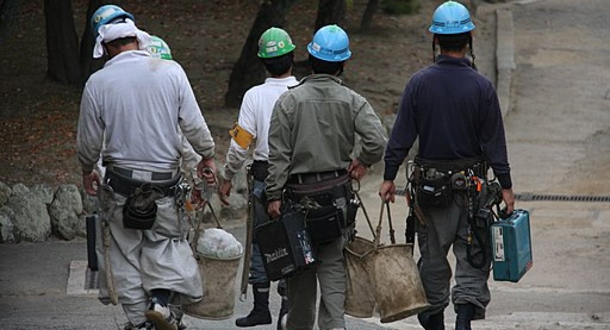 Japan promotes 5day workweek The English Farm